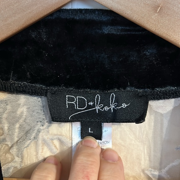 RD & Koko Velvet Rose Sheer Kimono - Picture 7 of 8